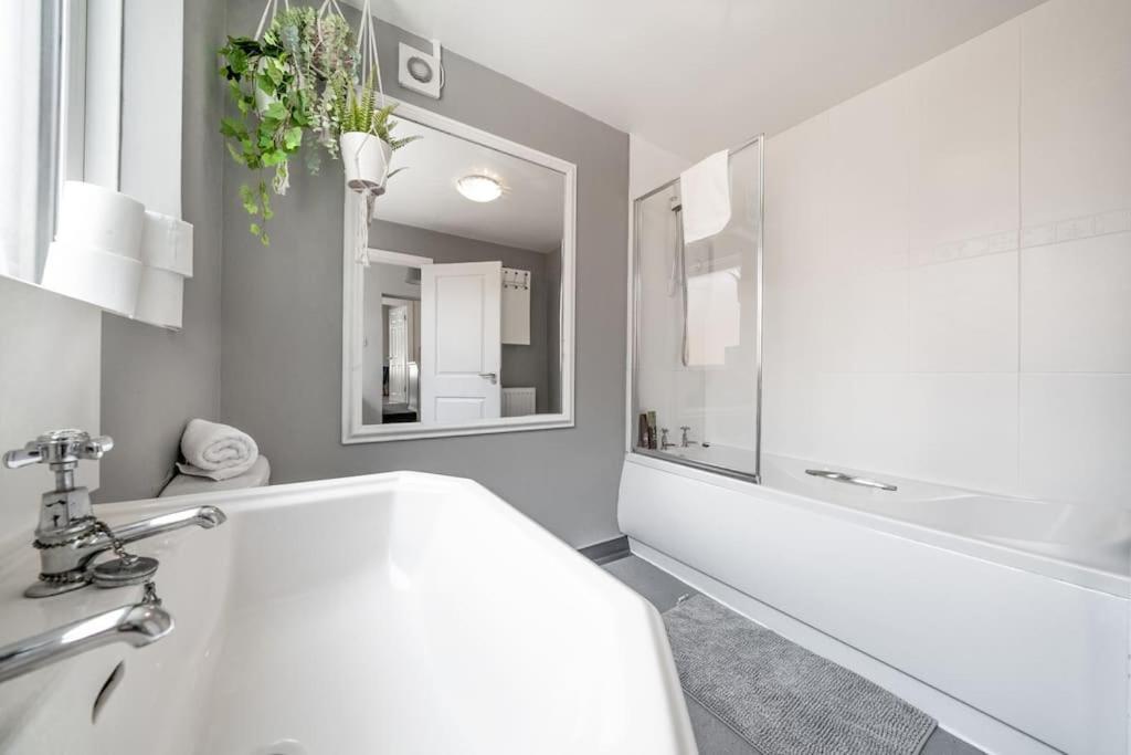 Cosy 2 Bedroom Town House Close To City Centre Belfast Exterior photo
