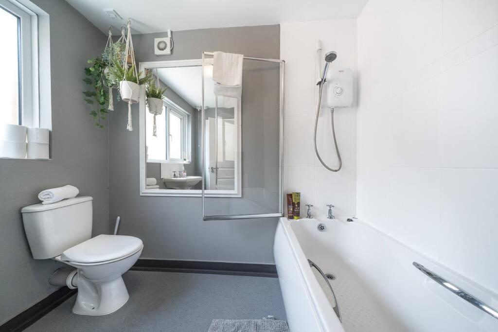 Cosy 2 Bedroom Town House Close To City Centre Belfast Exterior photo